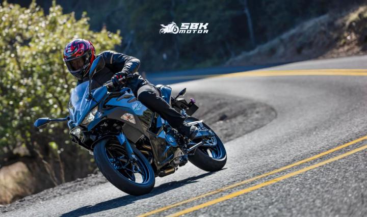 Gördüğümüz kadarıyla Kawasaki, A2'nin liderliğine oynama peşinde gibi. Kawasaki, aslında 52 beygir olan ama ruhsatta 47hp görünen ve 43nm tork üreten 450 küsür cc bu modeliyle rakiplerine zor anlar yaşatacak gibi. Gördüğümüz kadarıyla Kawasaki, A2'nin liderliğine oynama peşinde gibi. Kawasaki, aslında 52 beygir olan ama ruhsatta 47hp görünen ve 43nm tork üreten 450 küsür cc bu modeliyle rakiplerine zor anlar yaşatacak gibi.