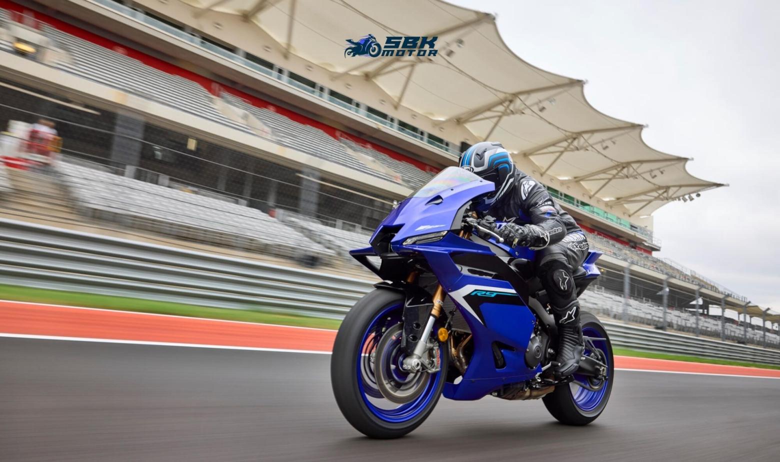Yamaha R9 Kimler İçin Uygun? Supersport motosiklete geçmek isteyenler R6 ve R1 arasında bir denge arayanlar Pist ve sokak kullanımına uygun bir motosiklet isteyenler MT-09'un gücünü süpersport şasi ile yaşamak isteyenler Yamaha R9 Kimler İçin Uygun? Supersport motosiklete geçmek isteyenler R6 ve R1 arasında bir denge arayanlar Pist ve sokak kullanımına uygun bir motosiklet isteyenler MT-09'un gücünü süpersport şasi ile yaşamak isteyenler