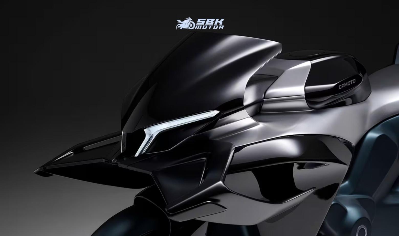 CFMOTO 1000RR V4 Türkiye’ye Gelirse Ne Olur? Fiyatı Ne Kadar Olur? CFMOTO’nun KTM iş birliğiyle geliştirdiği 1000RR V4 konsepti, motosiklet dünyasında büyük yankı uyandırdı. Gerek agresif tasarımı gerekse 200+ beygir gücündeki V4 motoruyla bu modelin, Ducati Panigale V4 veya Yamaha R1 gibi süperbike modellerine meydan okuması bekleniyor. Peki bu canavar Türkiye’ye gelirse ne olur? CFMOTO 1000RR V4 Türkiye’ye Gelirse Ne Olur? Fiyatı Ne Kadar Olur? CFMOTO’nun KTM iş birliğiyle geliştirdiği 1000RR V4 konsepti, motosiklet dünyasında büyük yankı uyandırdı. Gerek agresif tasarımı gerekse 200+ beygir gücündeki V4 motoruyla bu modelin, Ducati Panigale V4 veya Yamaha R1 gibi süperbike modellerine meydan okuması bekleniyor. Peki bu canavar Türkiye’ye gelirse ne olur?