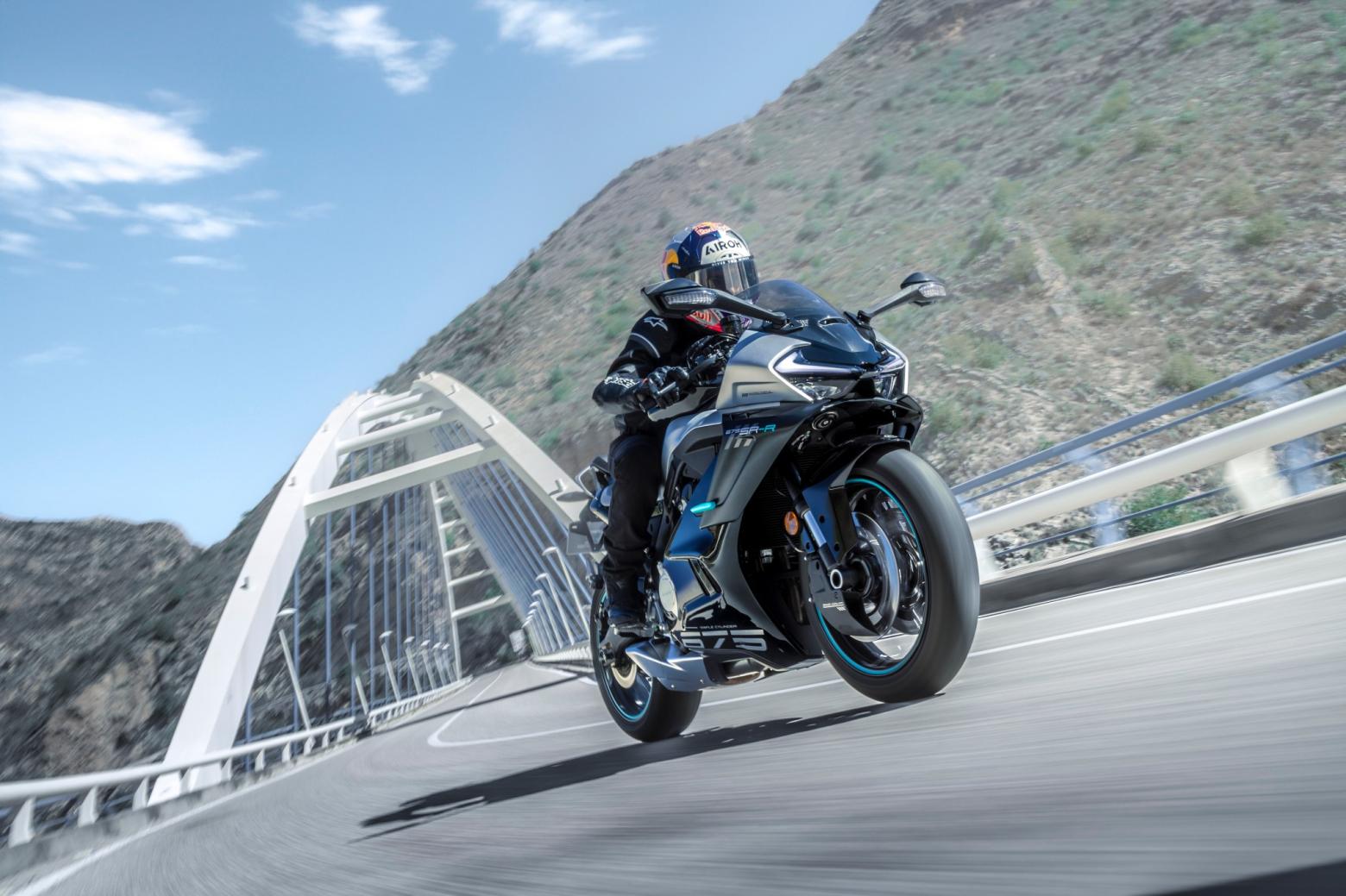 CF MOTO 675SR-R - 95hp, 70Nm tork, 260 km/h en yüksek hız