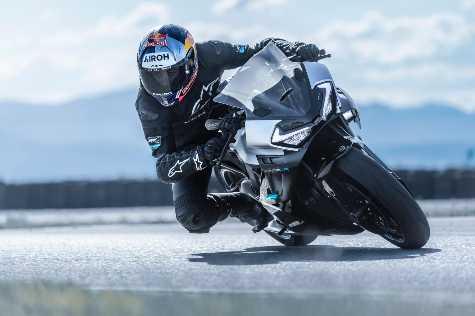 CF MOTO 675SR-R - 95hp, 70Nm tork, 260 km/h en yüksek hız