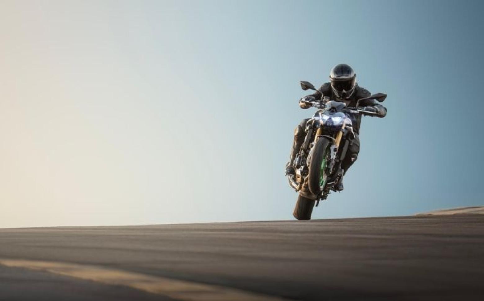 Kawasaki Z900 SE - 124hp, 97.4Nm tork, 250 km/h en yüksek hız