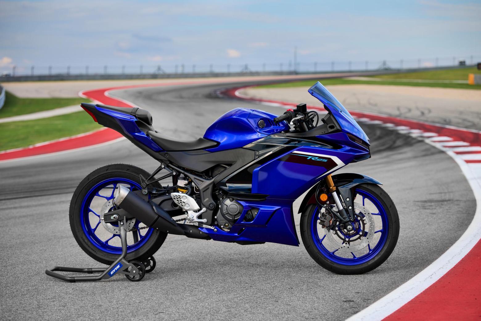 Yamaha R25 - 36hp, 23Nm tork, 199 km/h en yüksek hız