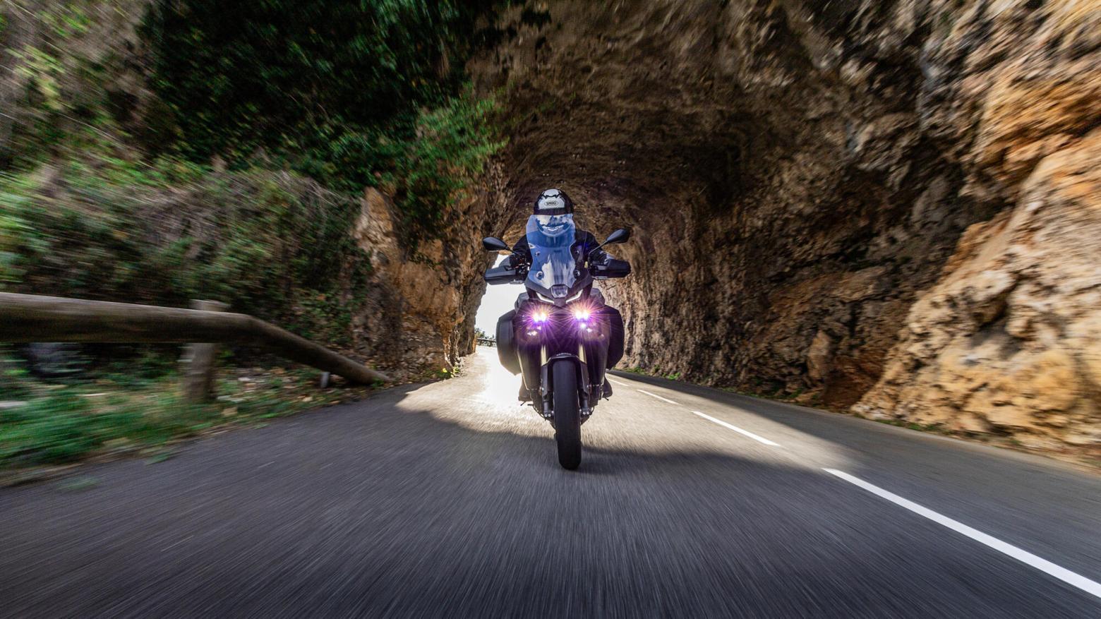 Yamaha TRACER 9 GT Y-AMT - 119hp, 93Nm tork, 250 km/h en yüksek hız