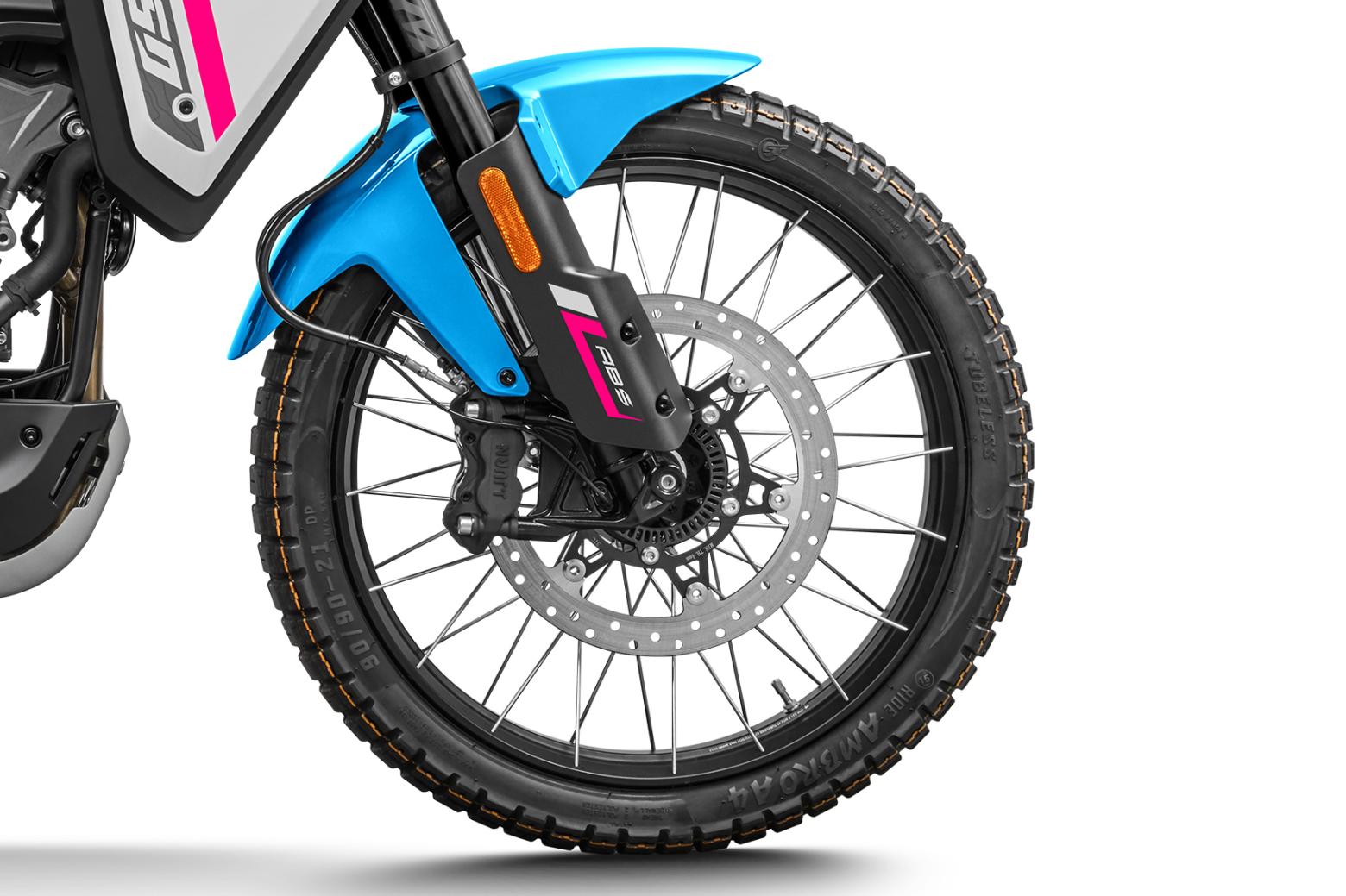 CF Moto 450 MT - 43.6hp, 44Nm tork, 180 km/h en yüksek hız