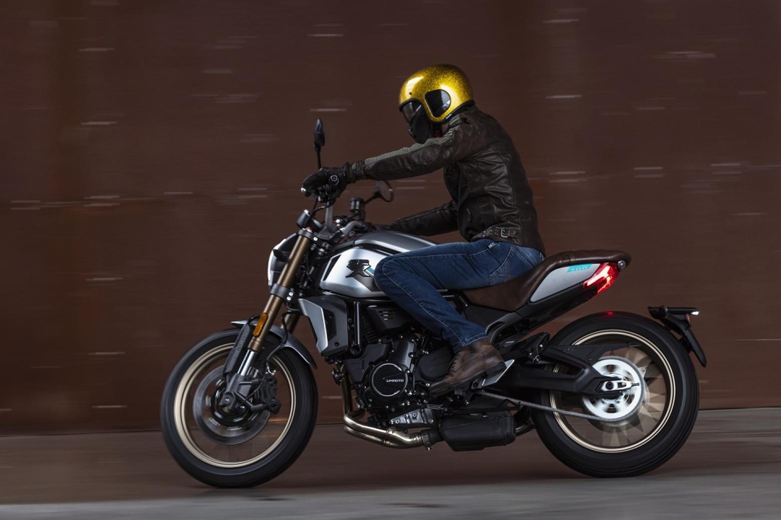 CF MOTO 700CL-X HERITAGE - 74hp, 68Nm tork, 228 km/h en yüksek hız