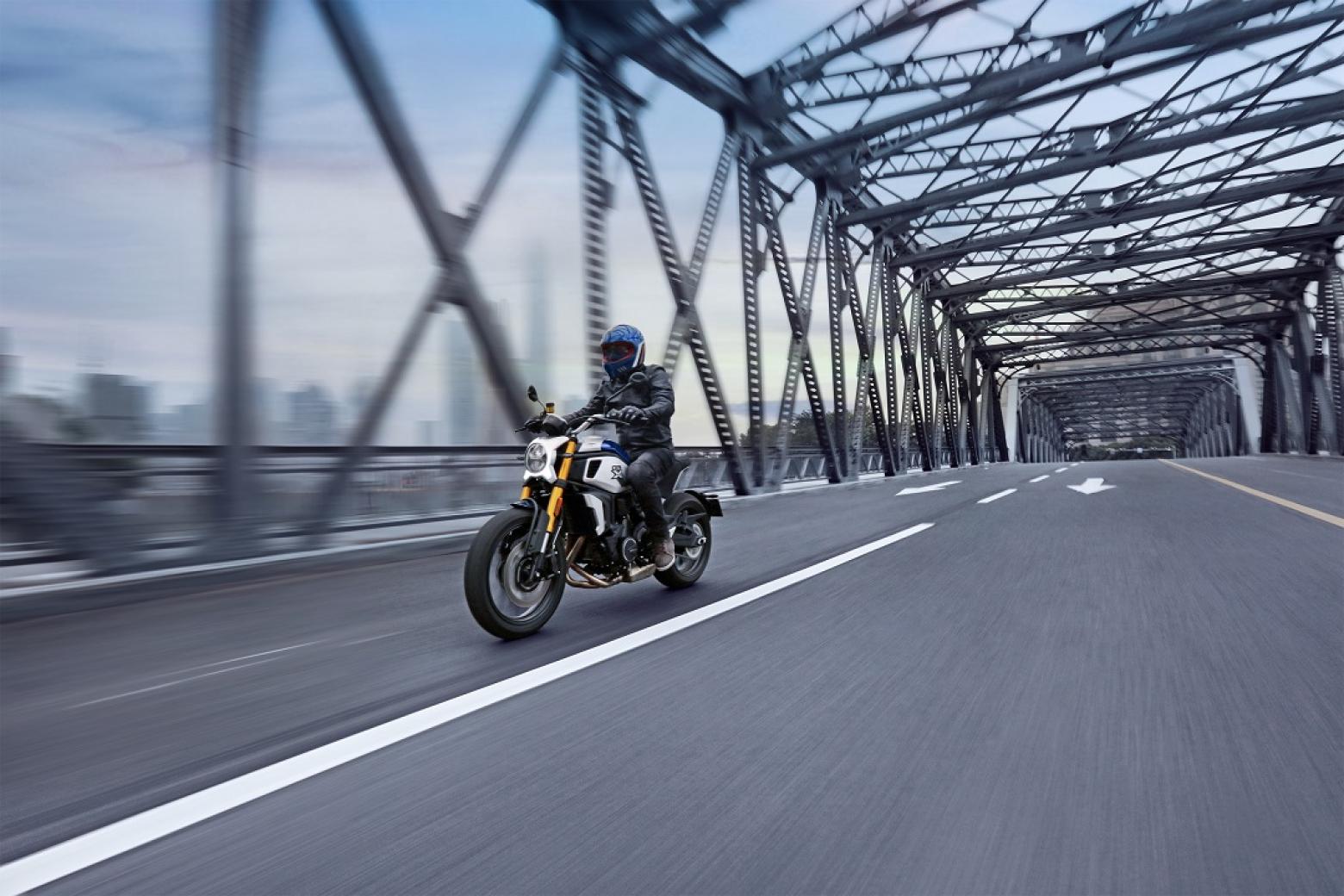 CF MOTO 700CL-X HERITAGE - 74hp, 68Nm tork, 228 km/h en yüksek hız