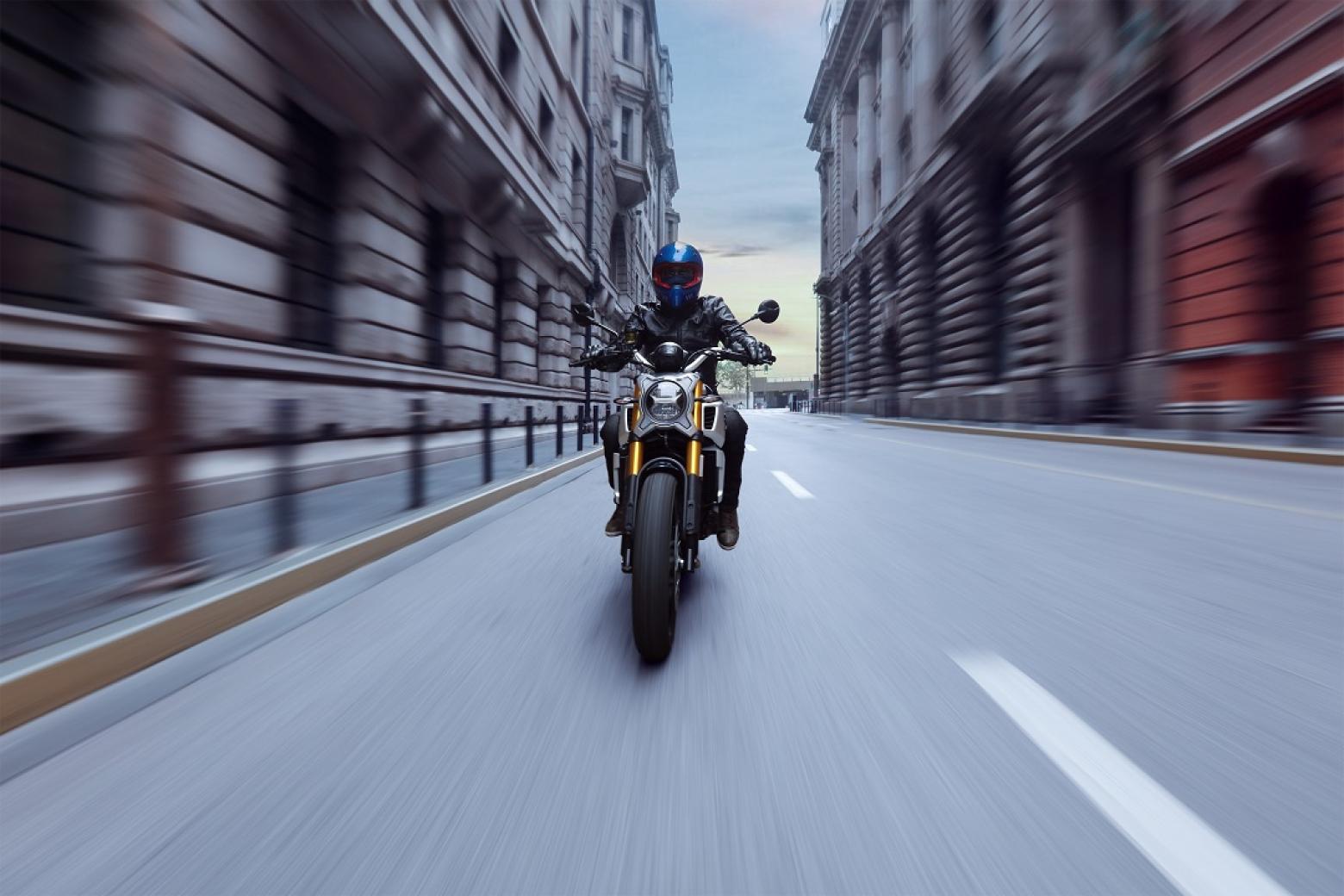 CF MOTO 700CL-X HERITAGE - 74hp, 68Nm tork, 228 km/h en yüksek hız