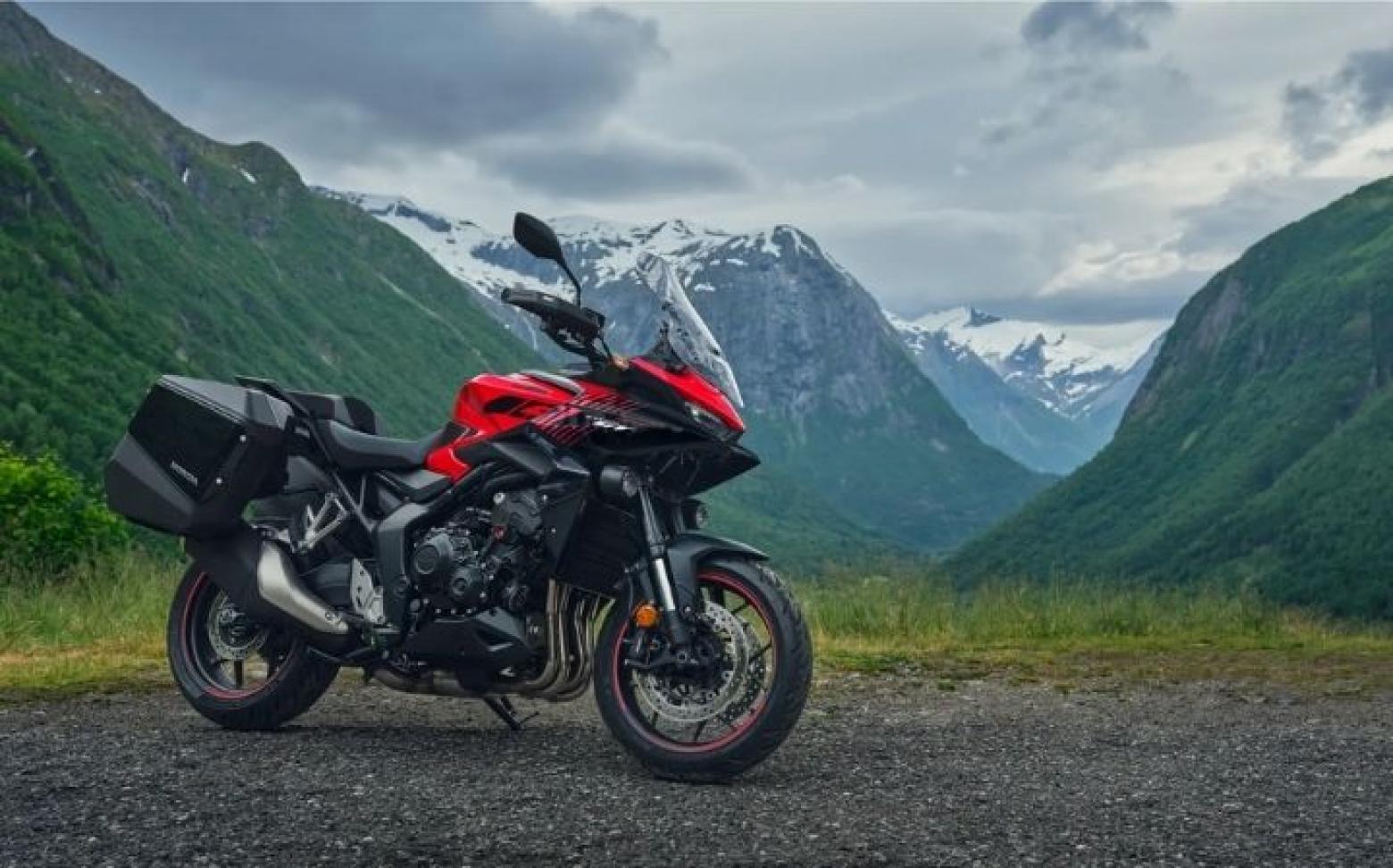 Honda CB1000GT - 150hp, 102Nm tork, 250 km/h en yüksek hız