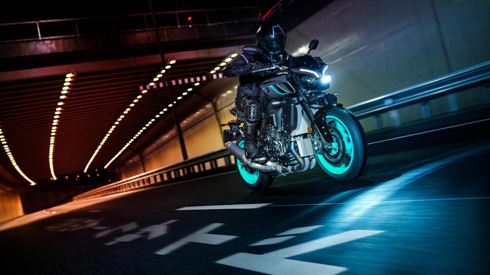 YAMAHA MT-10 - 163.6hp, 112Nm tork, 300 km/h en yüksek hız