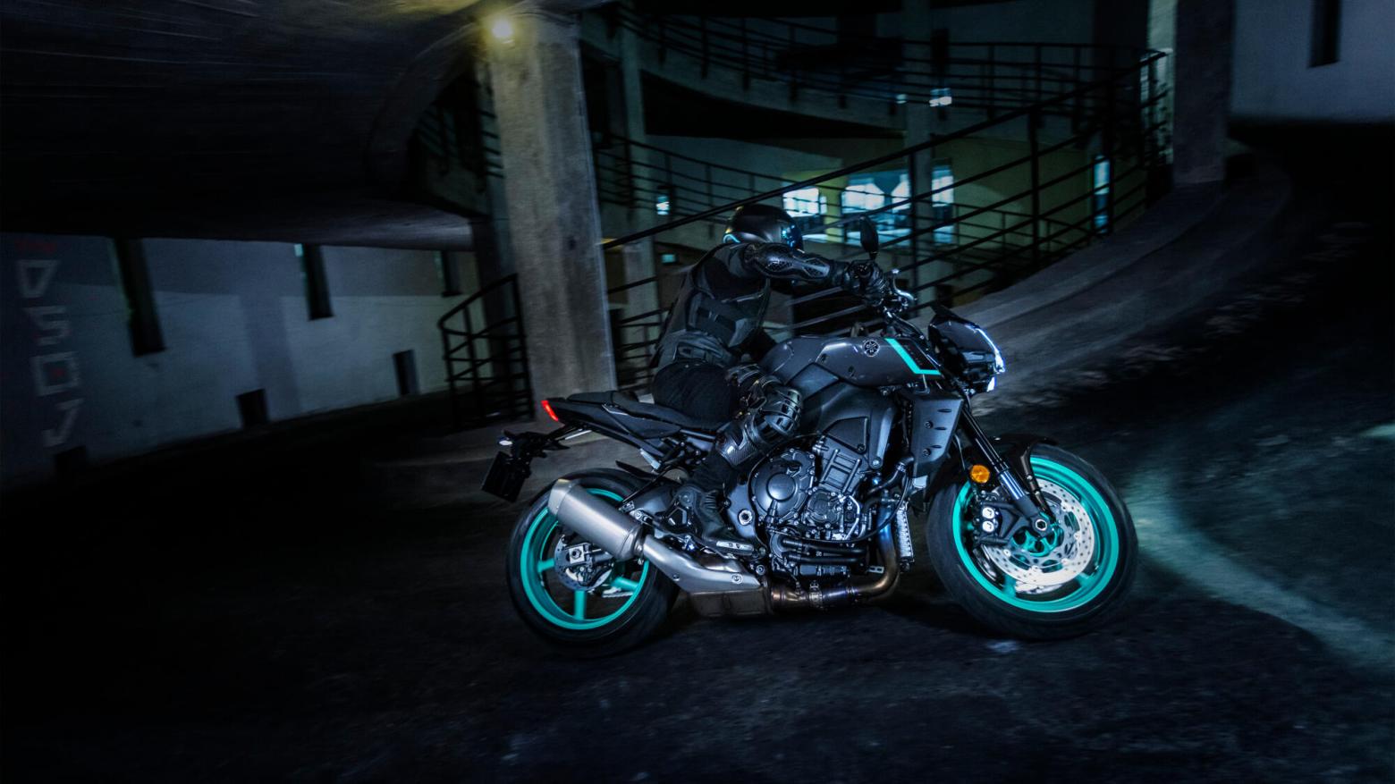 YAMAHA MT-10 - 163.6hp, 112Nm tork, 300 km/h en yüksek hız