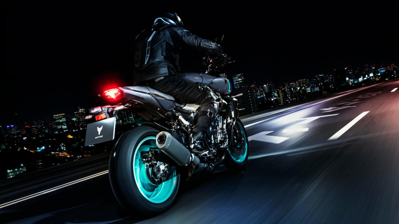 YAMAHA MT-10 - 163.6hp, 112Nm tork, 300 km/h en yüksek hız