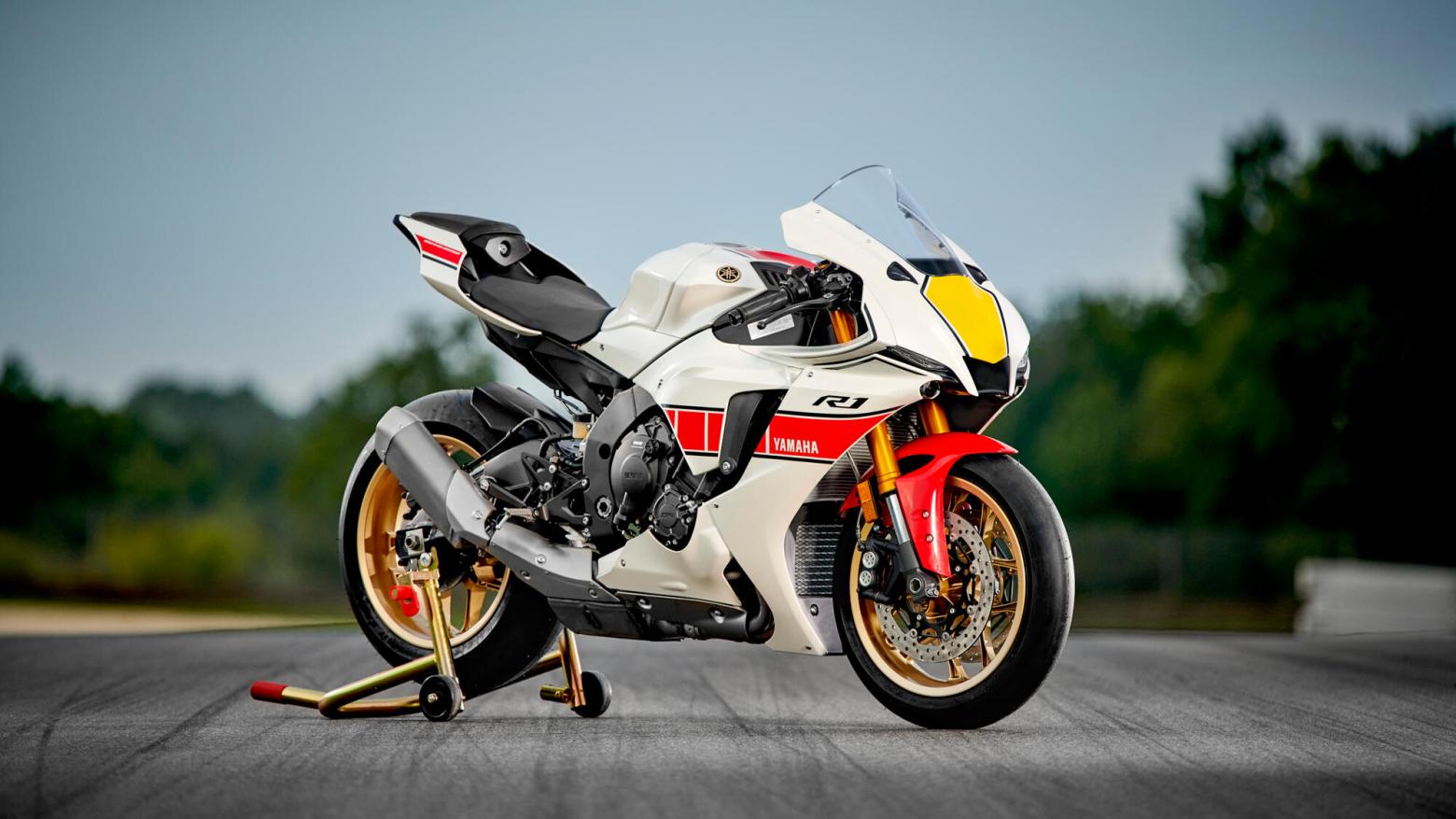 Yamaha R1 World GP 60th Anniversary - 200hp, 113.3Nm tork, 350 km/h en yüksek hız