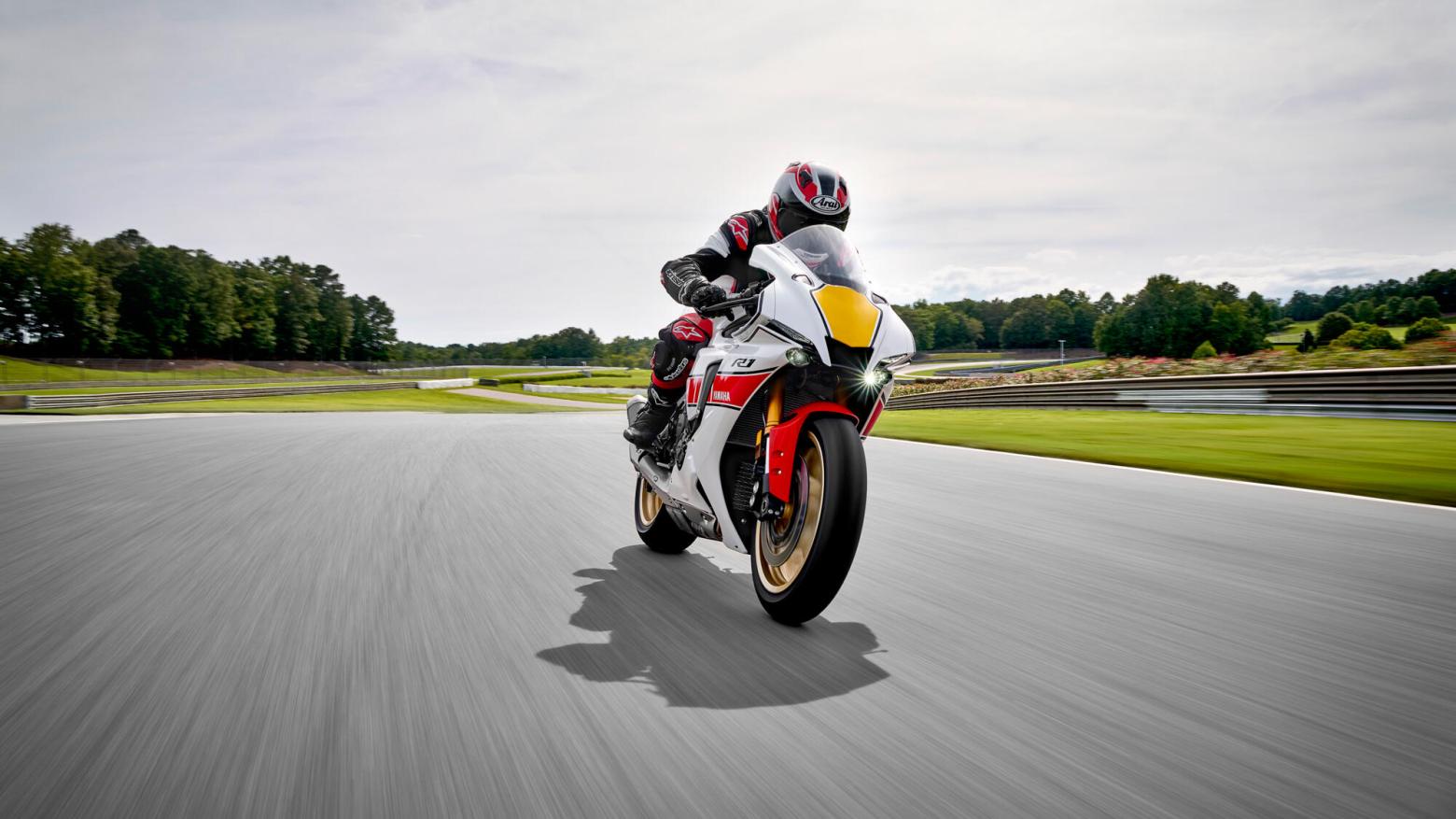 Yamaha R1 World GP 60th Anniversary - 200hp, 113.3Nm tork, 350 km/h en yüksek hız