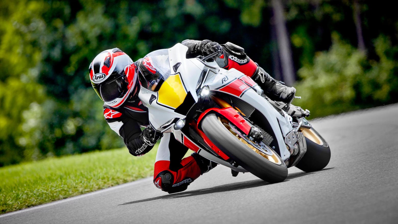 Yamaha R1 World GP 60th Anniversary - 200hp, 113.3Nm tork, 350 km/h en yüksek hız
