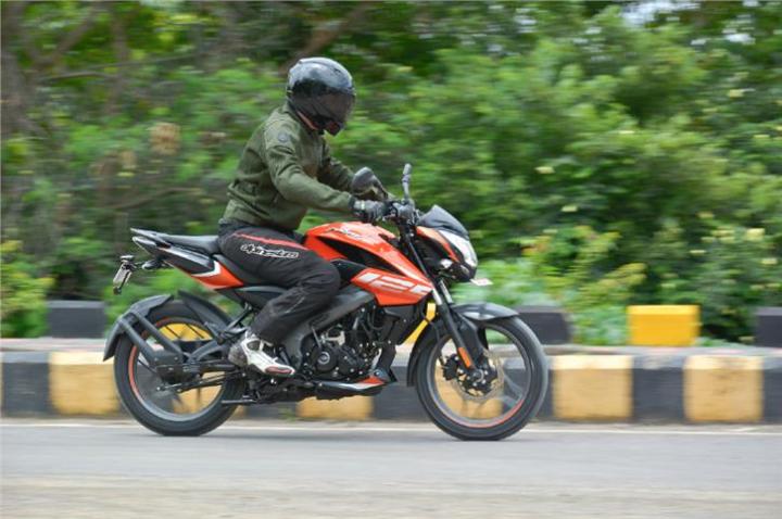 Bajaj Pulsar NS 125 - Yeni Başlangıç Motoru Bajaj Pulsar NS 125 - Yeni Başlangıç Motoru