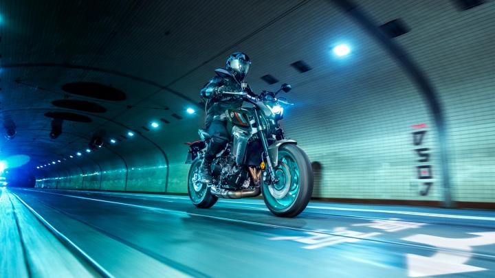 Motosiklette Tork (NM) Nedir ? | Motorda Tork Nedir Motosiklet torku (veya motor torku), bir motosikletin motorunun döndürme kuvvetini ölçen bir fiziksel büyüklüktür. Tork, motosikletin motorunun bir eksen etrafındaki dönme kuvvetini temsil eder. Genellikle Newton-metre (Nm) cinsinden ölçülür.