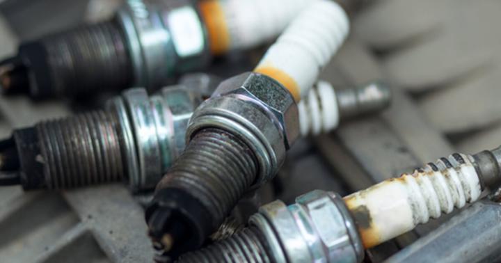 Motosiklette Buji Değişimi Gerektiğinin 5 Belirtisi