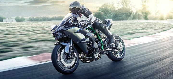 Seri Üretim En Torklu 5 Motosiklet Kawasaki Ninja H2R: Güç: 326hp Tork: 165nm Motor Hacmi: 1000cc Ağırlık: 216kg Silindir/Subap: 4 Silindir, 16 Subaplı