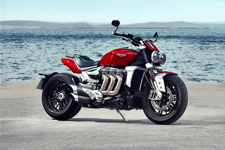 Seri Üretim En Torklu 5 Motosiklet 1) Triumph Rocket 3 R: Güç: 165hp Tork: 221nm Ağırlık: 291kg Silindir/Subap: 6 Silindir, 24 Subaplı