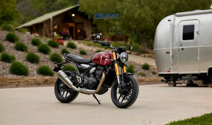 Triumph Speed 400 in Turchia! Un nuovo giocatore in A2 Borders Speed 400, che dicono di aver lanciato in tutto il mondo come moto ad alte prestazioni, si presenta come un motore classico moderno in termini di aspetto. Questo modello, che all'estero viene venduto a un prezzo medio di circa 5.000 dollari, in Turchia dovrebbe avere un prezzo di circa 240.000 TL con le tasse. Anche se si prevede che sarà messa in vendita a un prezzo più competitivo rispetto a quello dei suoi concorrenti, abbiamo visto gli standard qualitativi di Triumph senza scendere a compromessi mentre la esaminavamo alla fiera delle moto.