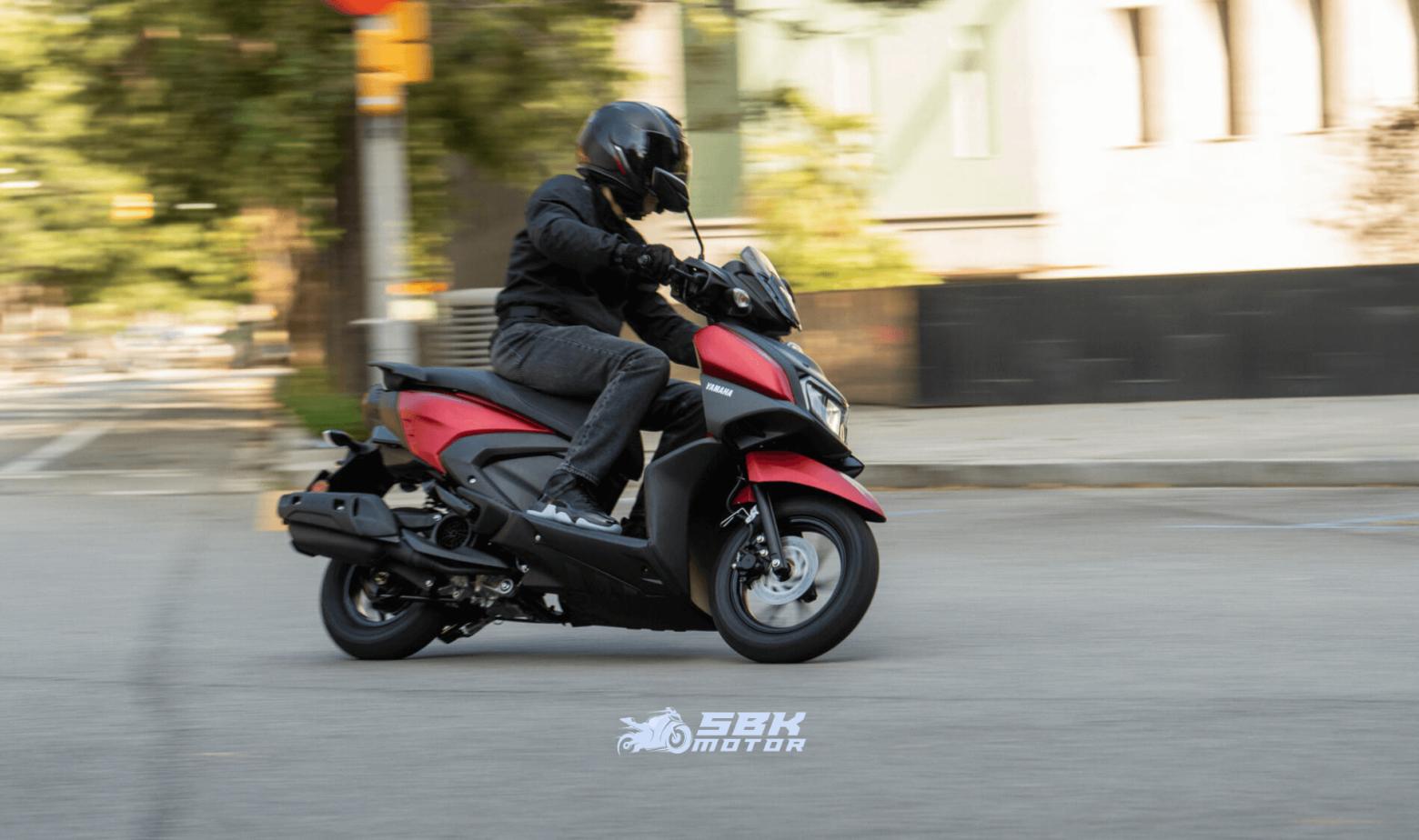 Il Nuovo Yamaha RayZR 2024 E Ora Disponibile! Specifiche Tecniche di Yamaha RayZR **La disponibilità del Yamaha RAYZR 125 a questo prezzo rappresenta un ritorno positivo per Yamaha Motor, che è stata criticata per l'aumento dei prezzi delle moto. Scegliendo il Yamaha RAYZR 125, puoi ottenere una moto di alta qualità e conveniente. Non perdere questa opportunità e visita subito il concessionario Yamaha più vicino!**