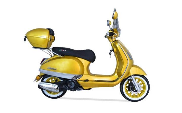 ARORA SAFARI 50 Modello della Moto Caratteristiche: Coppia:3.1nm., Potenza:3.1hp, Peso:89, Velocità Massima:60, Capacità del Serbatoio: 5.5, Consumo di Combustibile: 3.1, Numero di Cilindri:1, Numero di Valvole: 2