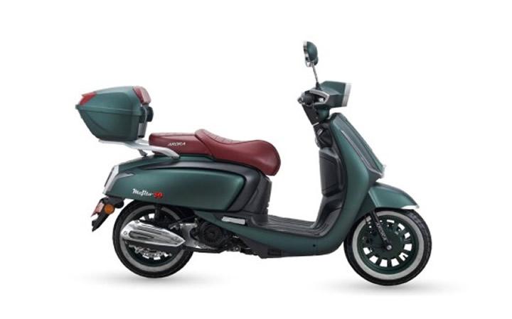 ARORA MOJITO 50 Modello della Moto Caratteristiche: Coppia:2.8nm., Potenza:2.9hp, Peso:107, Velocità Massima:45, Capacità del Serbatoio: 6, Consumo di Combustibile: 3.2, Numero di Cilindri:1, Numero di Valvole: 2