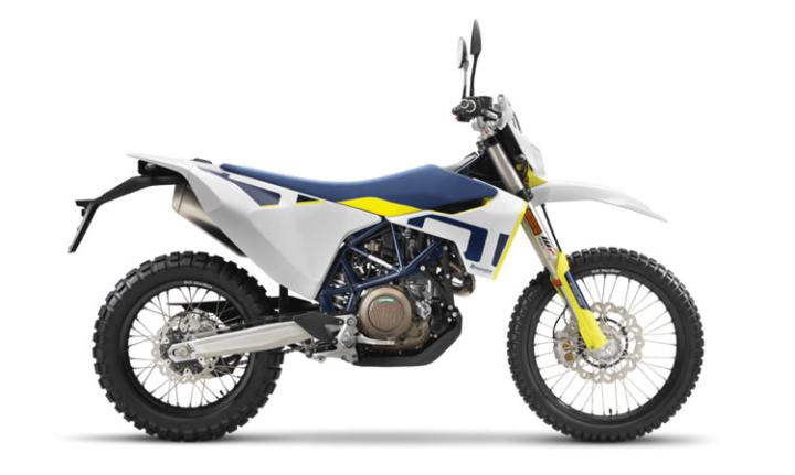 Husqvarna 701 Enduro Modello della Moto Caratteristiche: Coppia:67nm., Potenza:74hp, Peso:163, Velocità Massima:200, Capacità del Serbatoio: 13, Consumo di Combustibile: 4.2, Numero di Cilindri:1, Numero di Valvole: 4