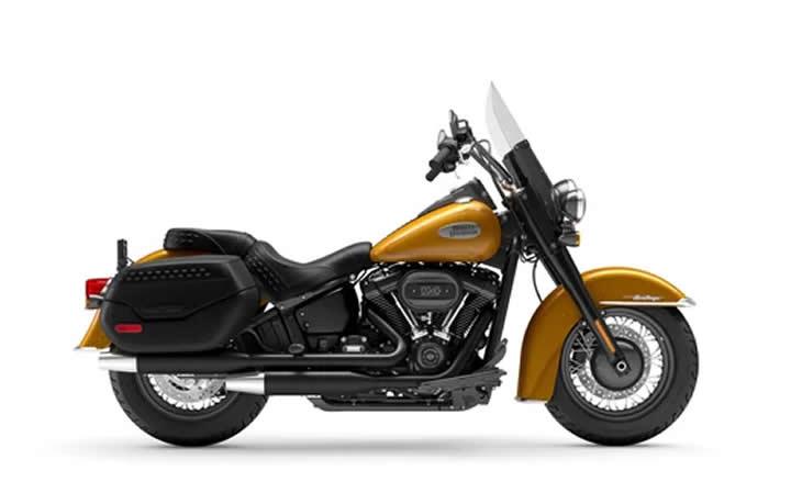 HARLEY DAVİDSON Heritage Classic Modello della Moto Caratteristiche: Coppia:155nm., Potenza:94hp, Peso:330, Velocità Massima:250, Capacità del Serbatoio: 18.9, Consumo di Combustibile: 5.5, Numero di Cilindri:4, Numero di Valvole: 16
