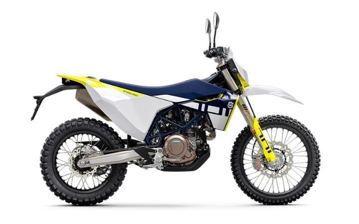 HUSQVARNA 701 Enduro Modello della Moto Caratteristiche: Coppia:73.5nm., Potenza:75hp, Peso:147, Velocità Massima:200, Capacità del Serbatoio: 13, Consumo di Combustibile: 4.5, Numero di Cilindri:1, Numero di Valvole: 4