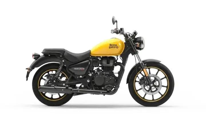 Royal Enfield Meteor 350 Caratteristiche del Modello Moto: Tork:27nm., Güç:20.4hp, Peso:190, Velocità Massima:145, Capacità del Serbatoio: 15, Consumo di Carburante: 3.6, Numero di Cilindri:1, Numero di Valvole: 4