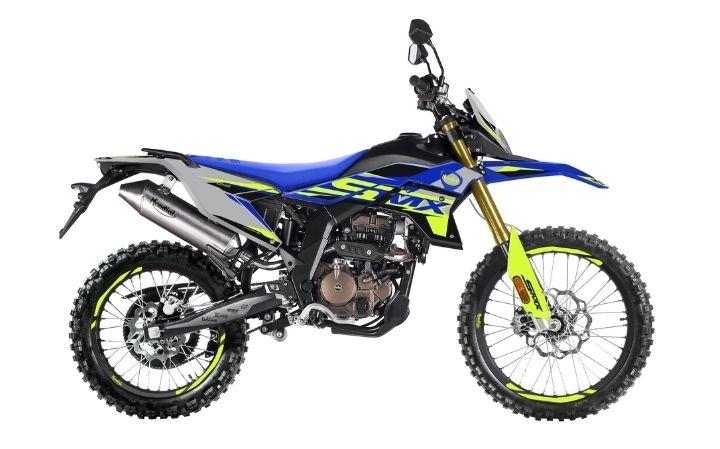 F.B Mondial SMX ENDURO 125 Caratteristiche del Modello Moto: Tork:11nm., Güç:15hp, Peso:125, Velocità Massima:118, Capacità del Serbatoio: 6.3, Consumo di Carburante: 2.9, Numero di Cilindri:1, Numero di Valvole: 4