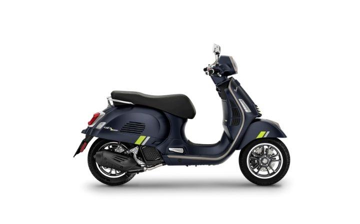 Vespa GTS Super Tech 125 Modello della Moto Caratteristiche: Coppia:12nm., Potenza:14hp, Peso:120, Velocità Massima:95, Capacità del Serbatoio: 9, Consumo di Combustibile: 2.4, Numero di Cilindri:1, Numero di Valvole: 4