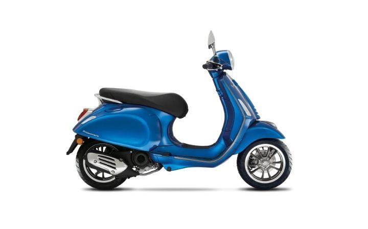 Vespa Primavera 50 S Modello della Moto Caratteristiche: Coppia:2.9nm., Potenza:3hp, Peso:90, Velocità Massima:62, Capacità del Serbatoio: 7.5, Consumo di Combustibile: 2.1, Numero di Cilindri:1, Numero di Valvole: 3