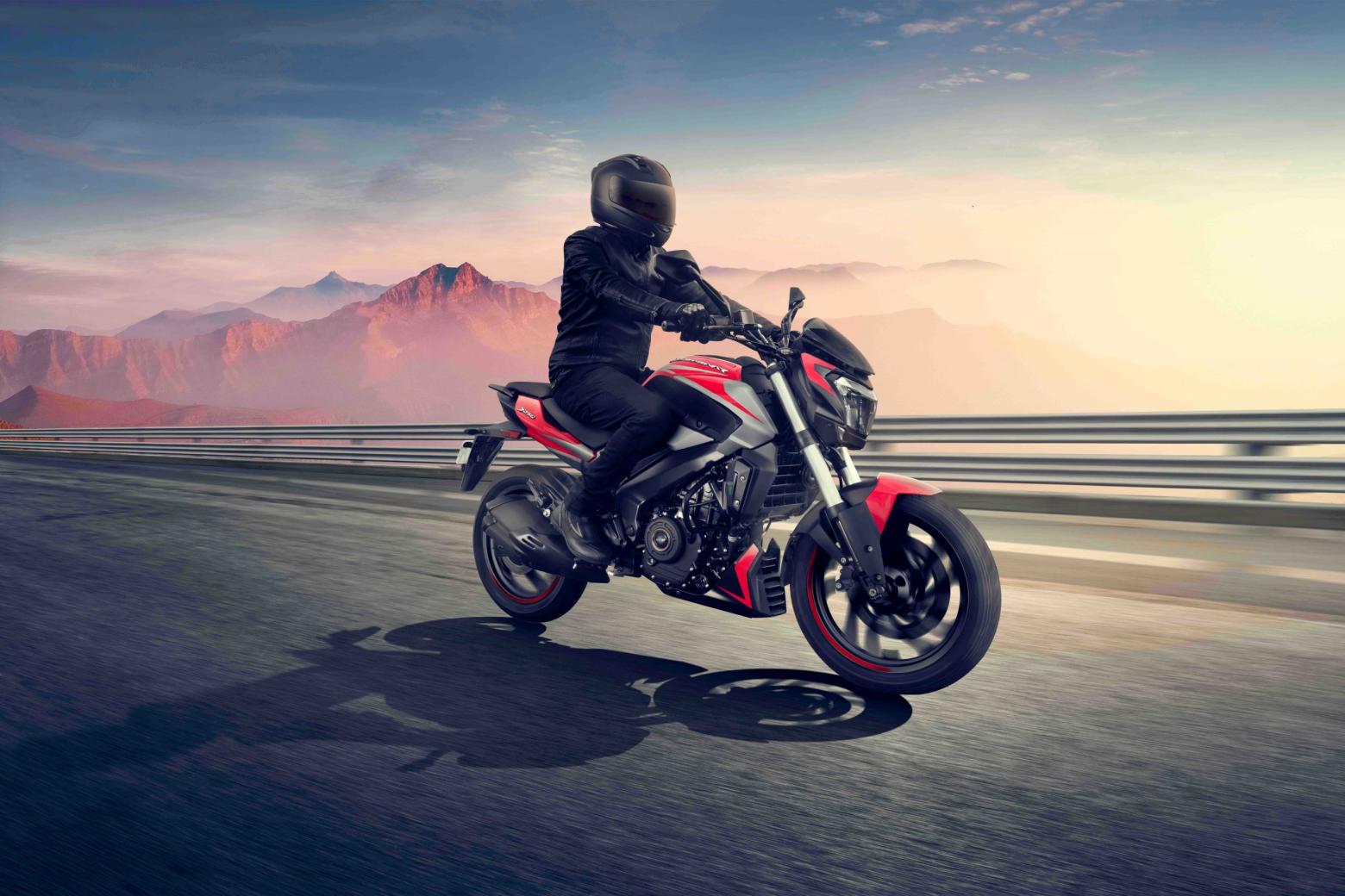 Bajaj Dominar D 250 Motosiklet Özellikleri : Bajaj Dominar D 250 27hp Güç, 23.5nm. Tork, 165km/h Top Speed, 250cc Motor Hacmi,  Fiyat : 172692TL Fiyat, , 180kg Ağırlık, Ön ve Arka ABS (Bybre Fren Kaliperleri) Fren, Ön - Arka(100/80-17 / 130/70-17)