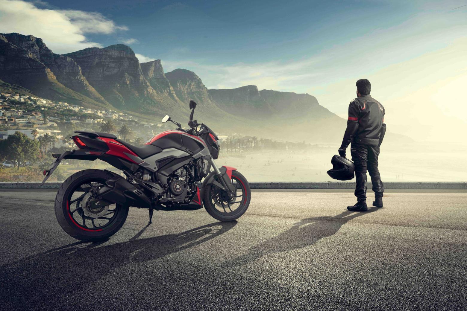 Bajaj Dominar D 250 Motosiklet Özellikleri : Bajaj Dominar D 250 27hp Güç, 23.5nm. Tork, 165km/h Top Speed, 250cc Motor Hacmi,  Fiyat : 172692TL Fiyat, , 180kg Ağırlık, Ön ve Arka ABS (Bybre Fren Kaliperleri) Fren, Ön - Arka(100/80-17 / 130/70-17)