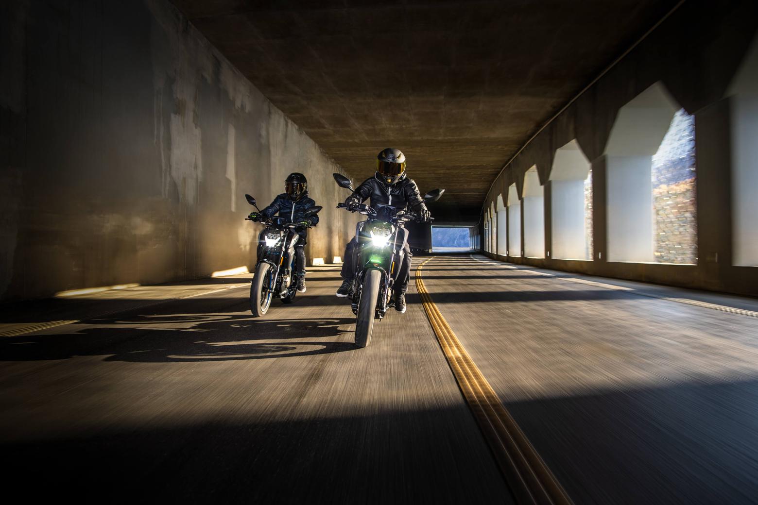 CF MOTO 250NK Motosiklet Özellikleri : CF MOTO 250NK 27.8hp Güç, 22nm. Tork, 158km/h Top Speed, 250cc Motor Hacmi,  Fiyat : 175737TL Fiyat, , 151kg Ağırlık, Ön 292mm disk 4 pistonlu kaliper, Arka 220mm disk tek pistonlu kaliper ABS (CF MOTO kaliperler) Fren, 110/70-17 ön, 140/60-17 arka lastik ebatları