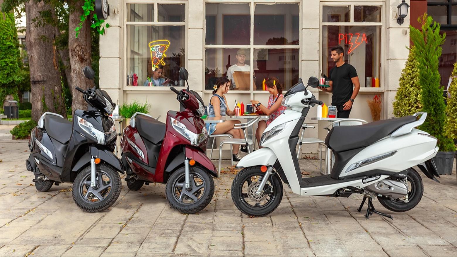 Honda Activa 125 Motosiklet Özellikleri : Honda Activa 125 10hp Güç, 8.2nm. Tork, 100km/h Top Speed, 125cc Motor Hacmi,  Fiyat : 107750TL Fiyat, , 108kg Ağırlık, 190 mm Disk / 130 mm Kampana Fren, 90/90-12 54J / 90/100-10 53J