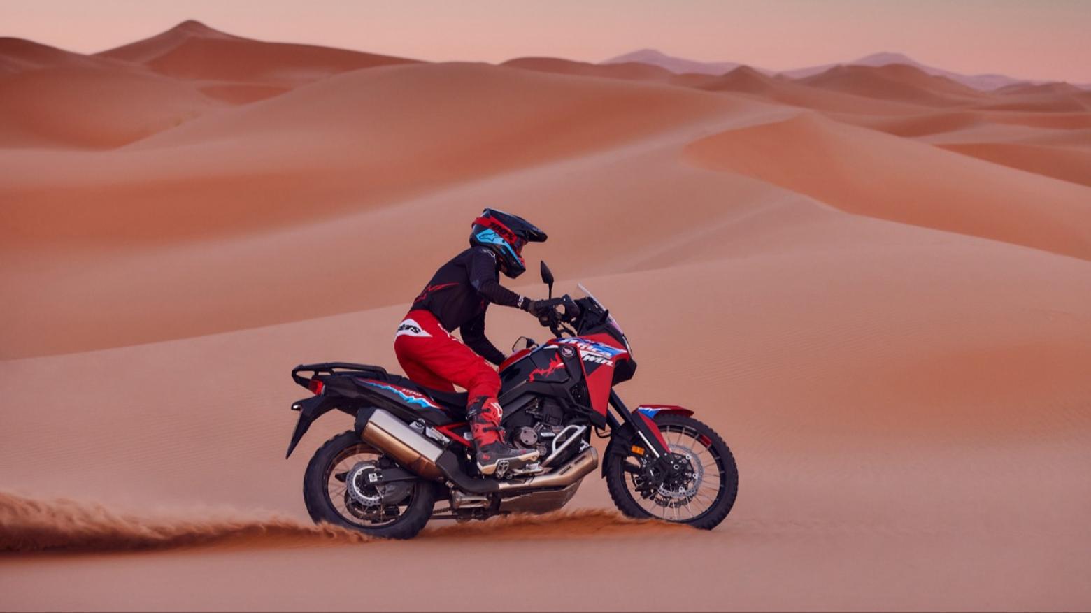 Honda Africa Twin 1084 Motosiklet Özellikleri : Honda Africa Twin 1084 102hp Güç, 105nm. Tork, 215km/h Top Speed, 1000cc Üstü,  Fiyat : 735750TL Fiyat, , 226kg Ağırlık, Ön / Arka (256 mm x 3,5 mm çift pistonlu kaliper / 220 mm x 4.5mm tek pistonlu kaliper) 2 Kanallı ABS Fren, Ön - Arka(90/90-21M/C 54H / 150/70R18M/C 70H)