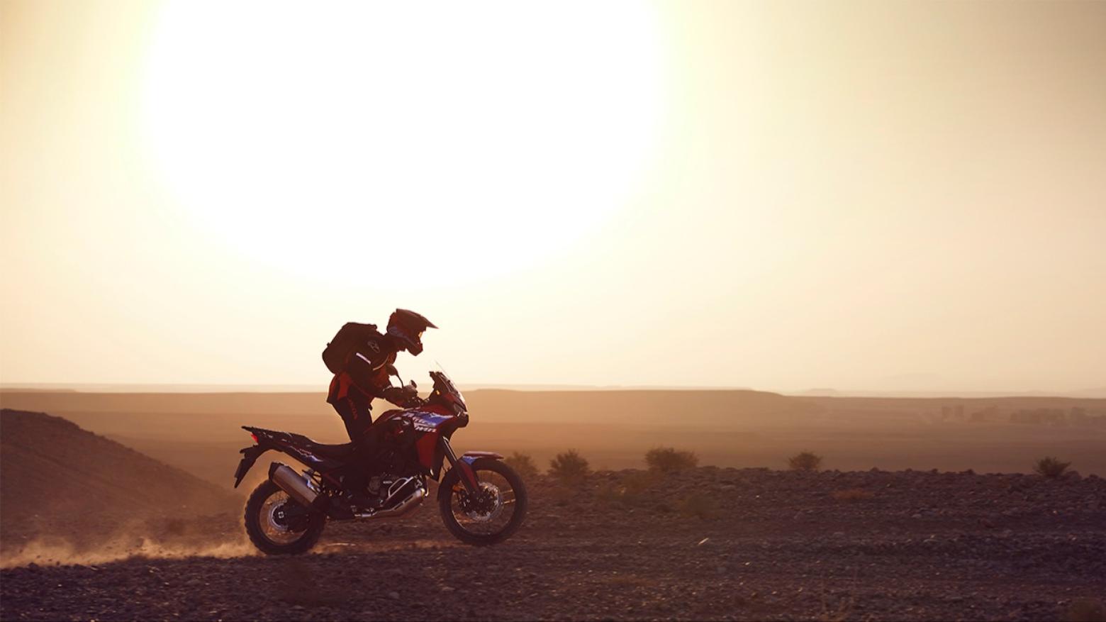 Honda Africa Twin 1084 Motosiklet Özellikleri : Honda Africa Twin 1084 102hp Güç, 105nm. Tork, 215km/h Top Speed, 1000cc Üstü,  Fiyat : 735750TL Fiyat, , 226kg Ağırlık, Ön / Arka (256 mm x 3,5 mm çift pistonlu kaliper / 220 mm x 4.5mm tek pistonlu kaliper) 2 Kanallı ABS Fren, Ön - Arka(90/90-21M/C 54H / 150/70R18M/C 70H)