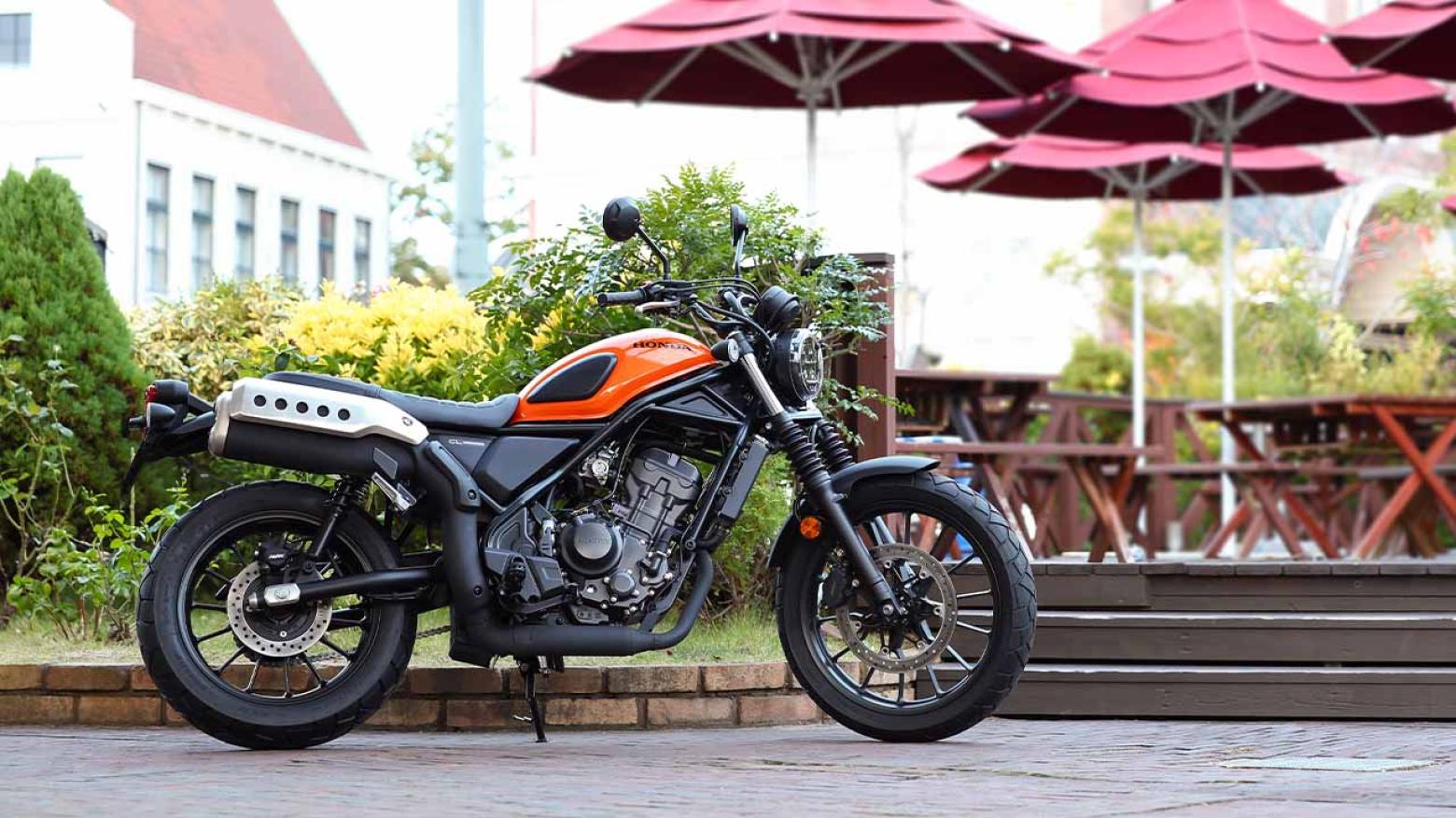 Honda CL250 Motosiklet Özellikleri : Honda CL250 24.2hp Güç, 23.1nm. Tork, 140km/h Top Speed, 250cc Motor Hacmi,  Fiyat : 242000TL Fiyat, , 172kg Ağırlık, Ön Arka Disk ABS Fren, Ön - Arka(110/80R19M/C 59H / 150/70R17M/C 69H)