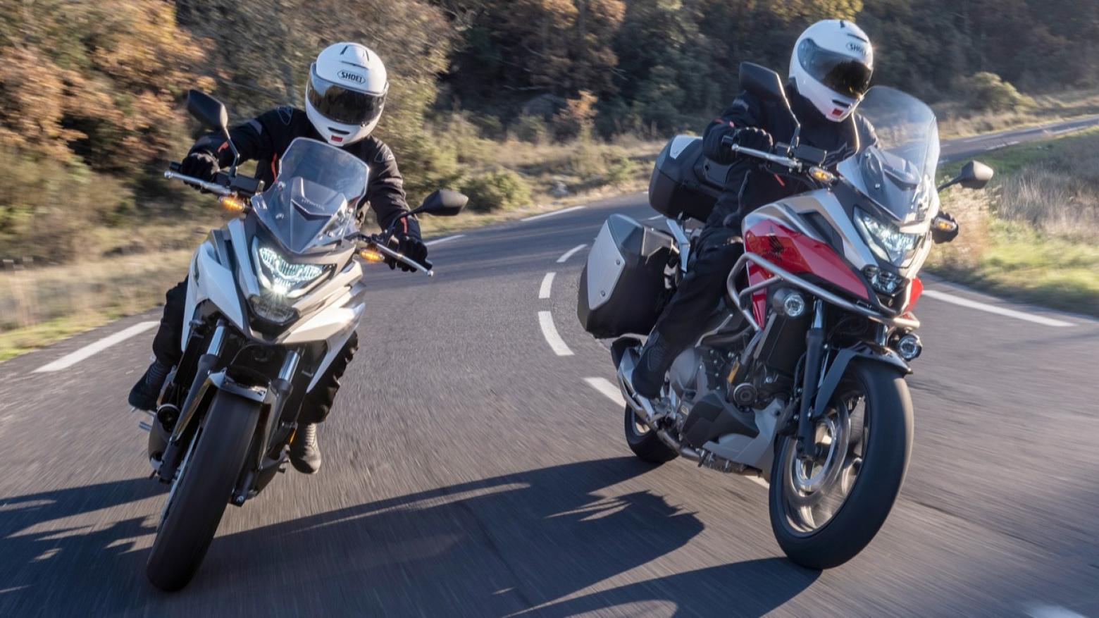 Honda NC750X Motosiklet Özellikleri : Honda NC750X 58.5hp Güç, 69nm. Tork, 200km/h Top Speed, 750cc Motor Hacmi,  Fiyat : 491750TL Fiyat, , 214kg Ağırlık, Ön / Arka (320 mm 2 piston kaliperli tek dalgalı hidrolik disk / 240 mm tek piston kaliperli tek dalgalı hidrolik disk) 2 Kanallı ABS Fren, Ön - Arka(120/70 R17 / 160/60 R17)