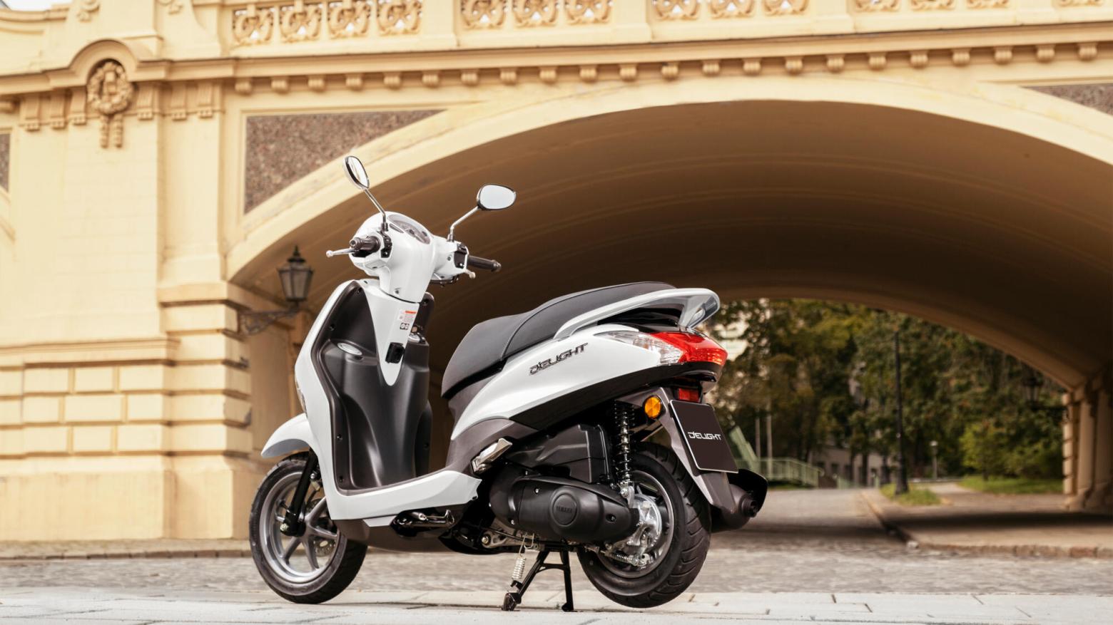 Yamaha Delight 125 Motosiklet Özellikleri : Yamaha Delight 125 8.4hp Güç, 9.8nm. Tork, 100km/h Top Speed, 125cc Motor Hacmi,  Fiyat : 125000TL Fiyat, , 101kg Ağırlık, Ön : Hidrolik tek disk fren Arka : Kampana Fren, Ön : 90/90-12 44J Tubeless Arka : 100/90-10 56J Tubeless