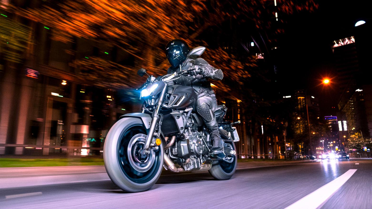 Yamaha MT-07 Pure Motosiklet Özellikleri : Yamaha MT-07 Pure 72.4hp Güç, 67nm. Tork, 230km/h Top Speed, 700cc Motor Hacmi,  Fiyat : 372000TL Fiyat, , 184kg Ağırlık, Ön fren: Hidrolik ikili disk, Ø 298 mm Arka fren: Hidrolik tek disk, Ø245 mm Fren, 120/70 ZR 17M/C(58W) (Tubeless), 180/55 ZR 17M/C(73W) (Tubeless)