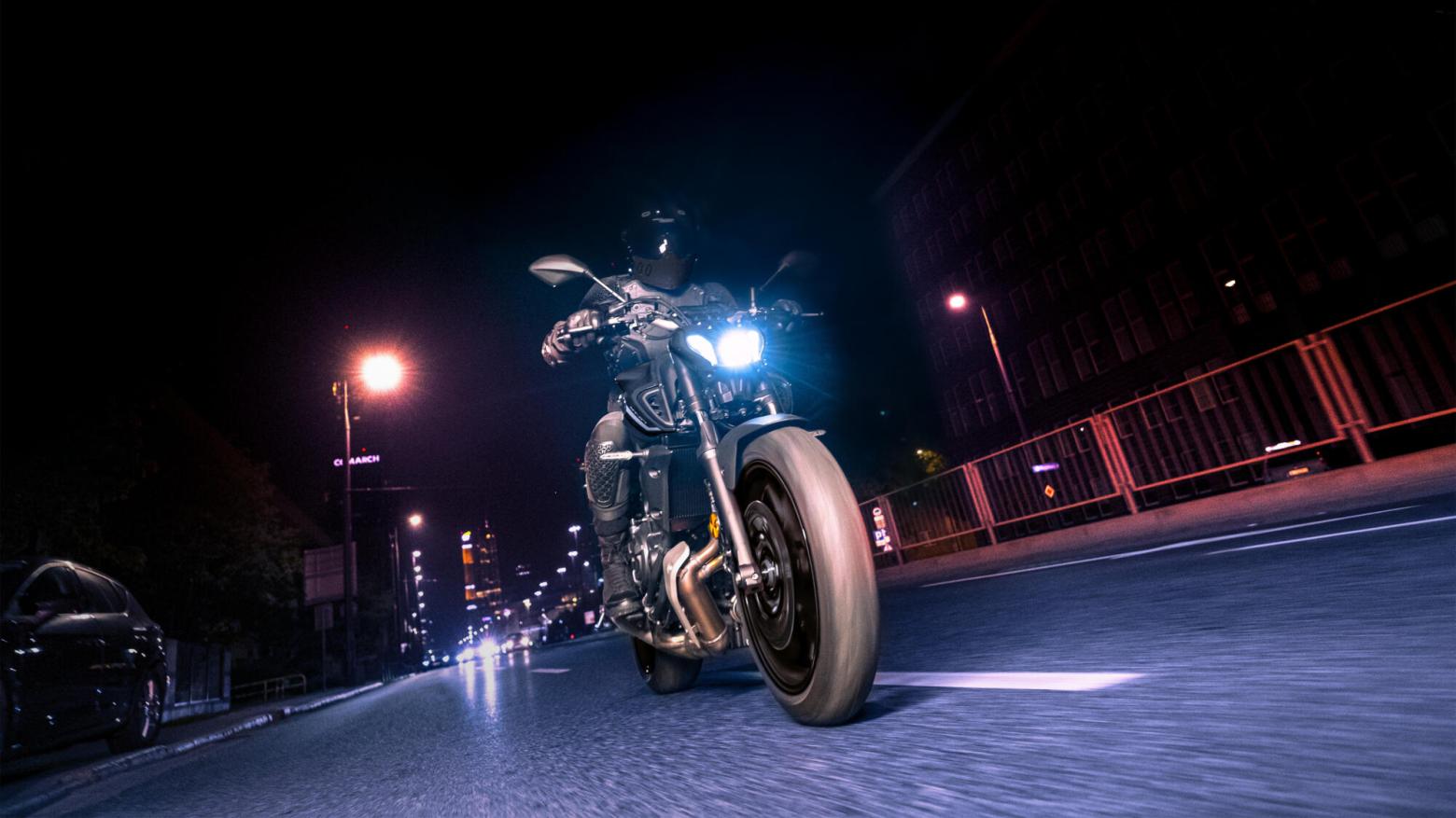 Yamaha MT-07 Pure Motosiklet Özellikleri : Yamaha MT-07 Pure 72.4hp Güç, 67nm. Tork, 230km/h Top Speed, 700cc Motor Hacmi,  Fiyat : 372000TL Fiyat, , 184kg Ağırlık, Ön fren: Hidrolik ikili disk, Ø 298 mm Arka fren: Hidrolik tek disk, Ø245 mm Fren, 120/70 ZR 17M/C(58W) (Tubeless), 180/55 ZR 17M/C(73W) (Tubeless)
