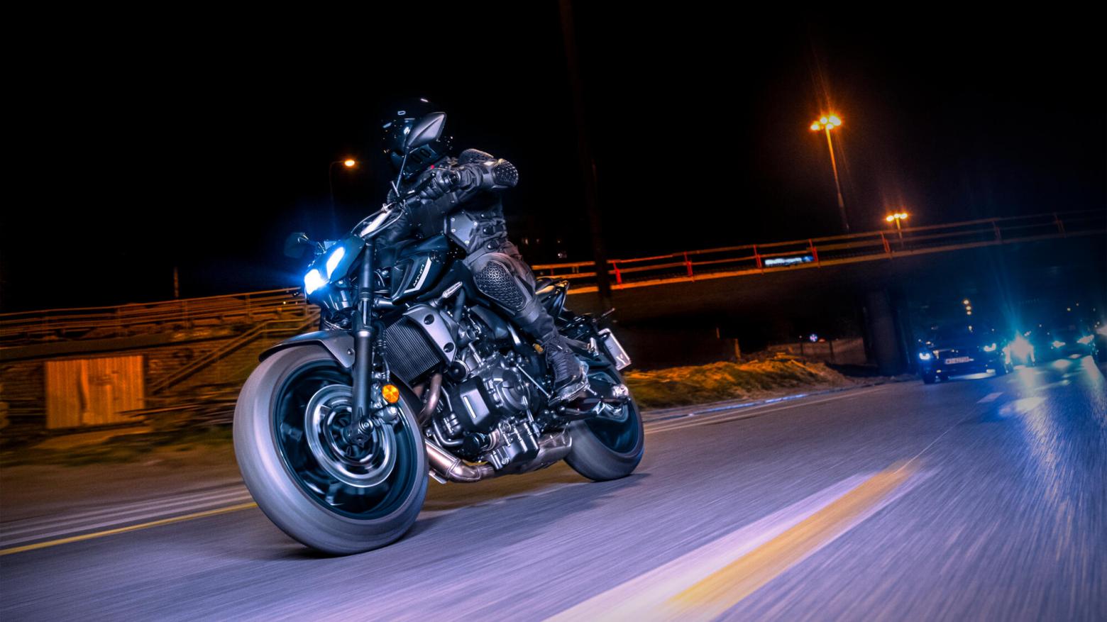 Yamaha MT-07 Pure Motosiklet Özellikleri : Yamaha MT-07 Pure 72.4hp Güç, 67nm. Tork, 230km/h Top Speed, 700cc Motor Hacmi,  Fiyat : 372000TL Fiyat, , 184kg Ağırlık, Ön fren: Hidrolik ikili disk, Ø 298 mm Arka fren: Hidrolik tek disk, Ø245 mm Fren, 120/70 ZR 17M/C(58W) (Tubeless), 180/55 ZR 17M/C(73W) (Tubeless)