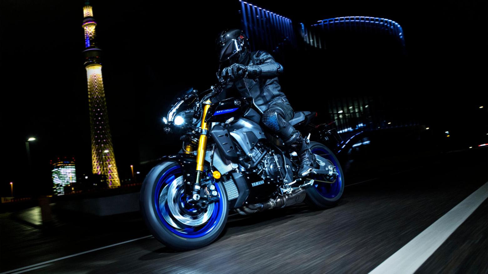YAMAHA MT-10 SP Motosiklet Özellikleri : YAMAHA MT-10 SP 166hp Güç, 112nm. Tork, 290km/h Top Speed, 1000cc Motor Hacmi,  Fiyat : 969500TL Fiyat, , 214kg Ağırlık, Ön Hidrolik çift diskli fren, Ø 320 mm, Arka Hidrolik tek diskli fren, Ø 220 mm Fren, Ön 120/70 ZR17M/C (58W) Tüpsüz, Arka 190/55 ZR17M/C (75W) Tüpsüz (Bridgestone® Battlax Hypersport S22)