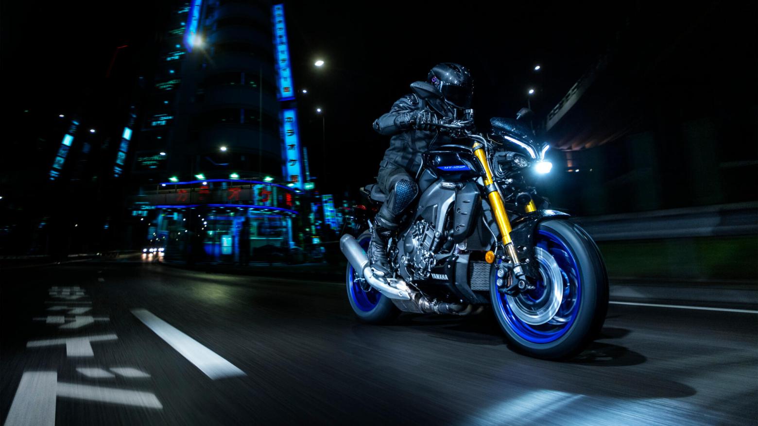 YAMAHA MT-10 SP Motosiklet Özellikleri : YAMAHA MT-10 SP 166hp Güç, 112nm. Tork, 290km/h Top Speed, 1000cc Motor Hacmi,  Fiyat : 969500TL Fiyat, , 214kg Ağırlık, Ön Hidrolik çift diskli fren, Ø 320 mm, Arka Hidrolik tek diskli fren, Ø 220 mm Fren, Ön 120/70 ZR17M/C (58W) Tüpsüz, Arka 190/55 ZR17M/C (75W) Tüpsüz (Bridgestone® Battlax Hypersport S22)