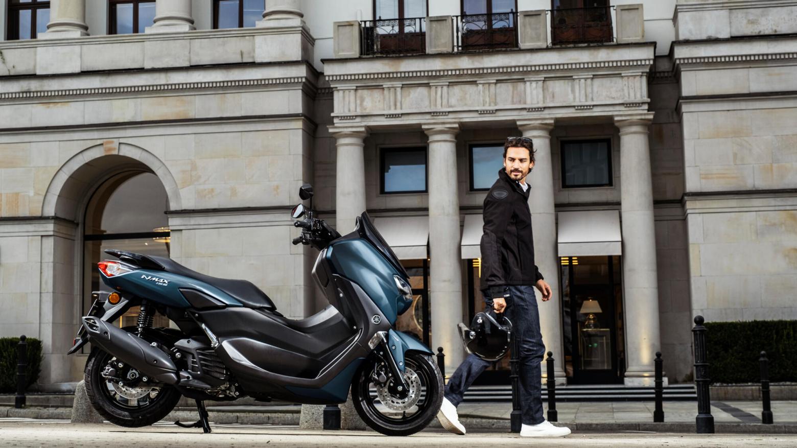 Yamaha NMAX 155 Motosiklet Özellikleri : Yamaha NMAX 155 15.1hp Güç, 14nm. Tork, 130km/h Top Speed, 150cc Motor Hacmi,  Fiyat : 175000TL Fiyat, , 131kg Ağırlık, Ön Arka ABS Hidrolik Tek Disk Fren Fren, 110/70-13M/C 48P  130/70-13M/C 63P 